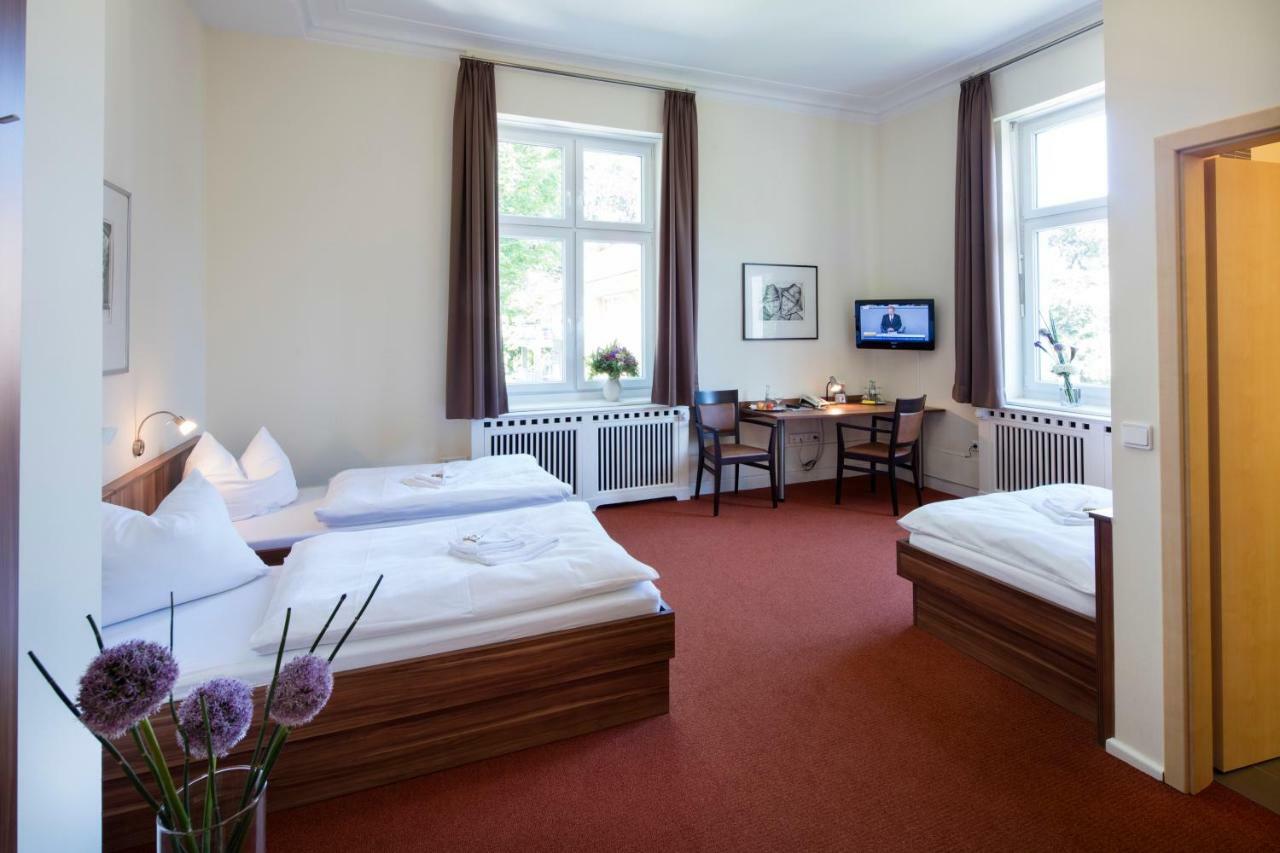 Hotel Europäische Akademie 3*