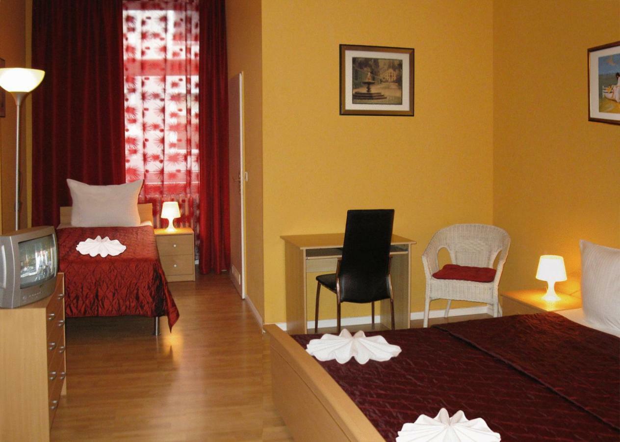 Hotel-pension Am Savignyplatz Guest house 2*