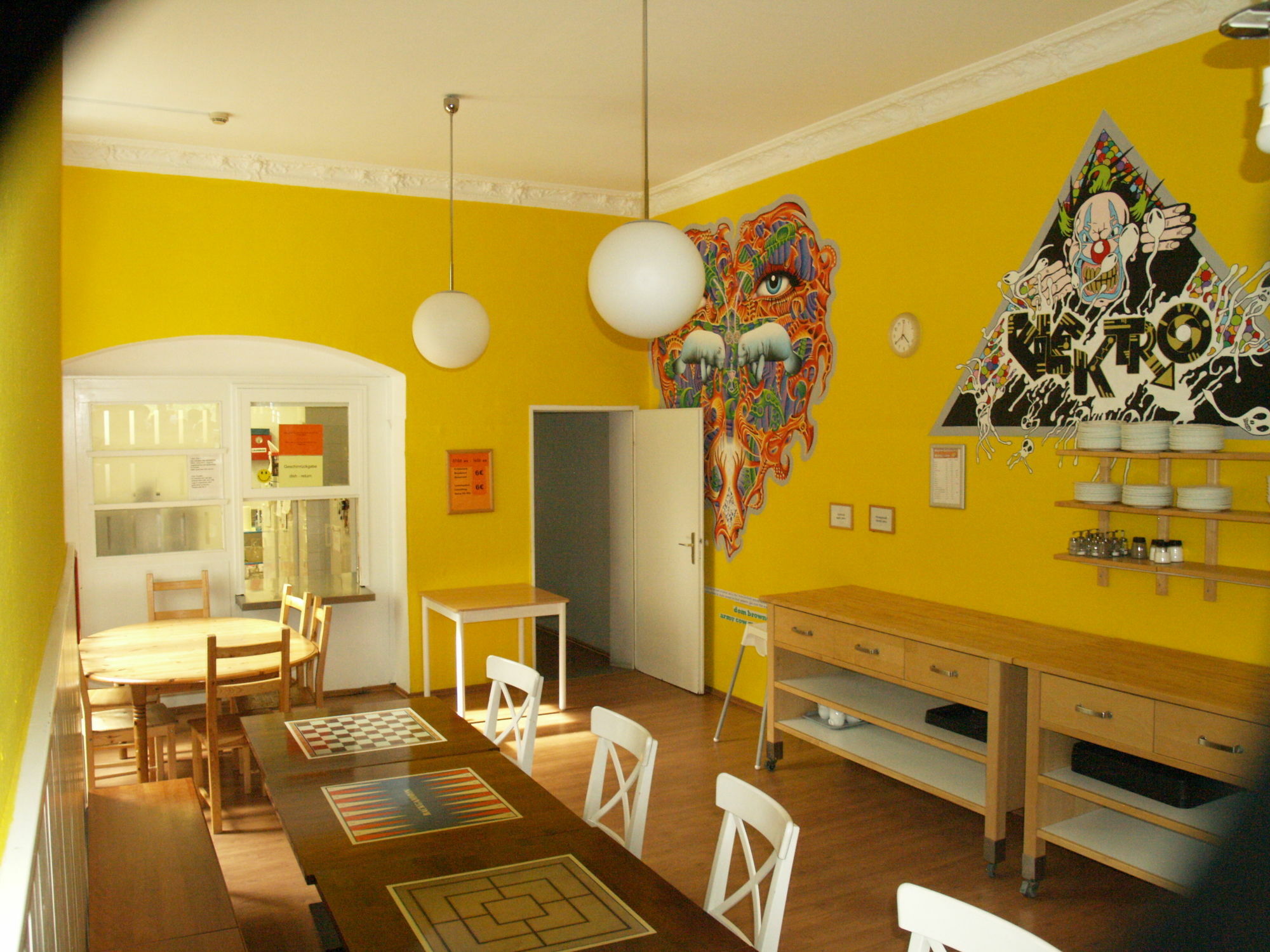 Hostel Happy Go Lucky + Berlin