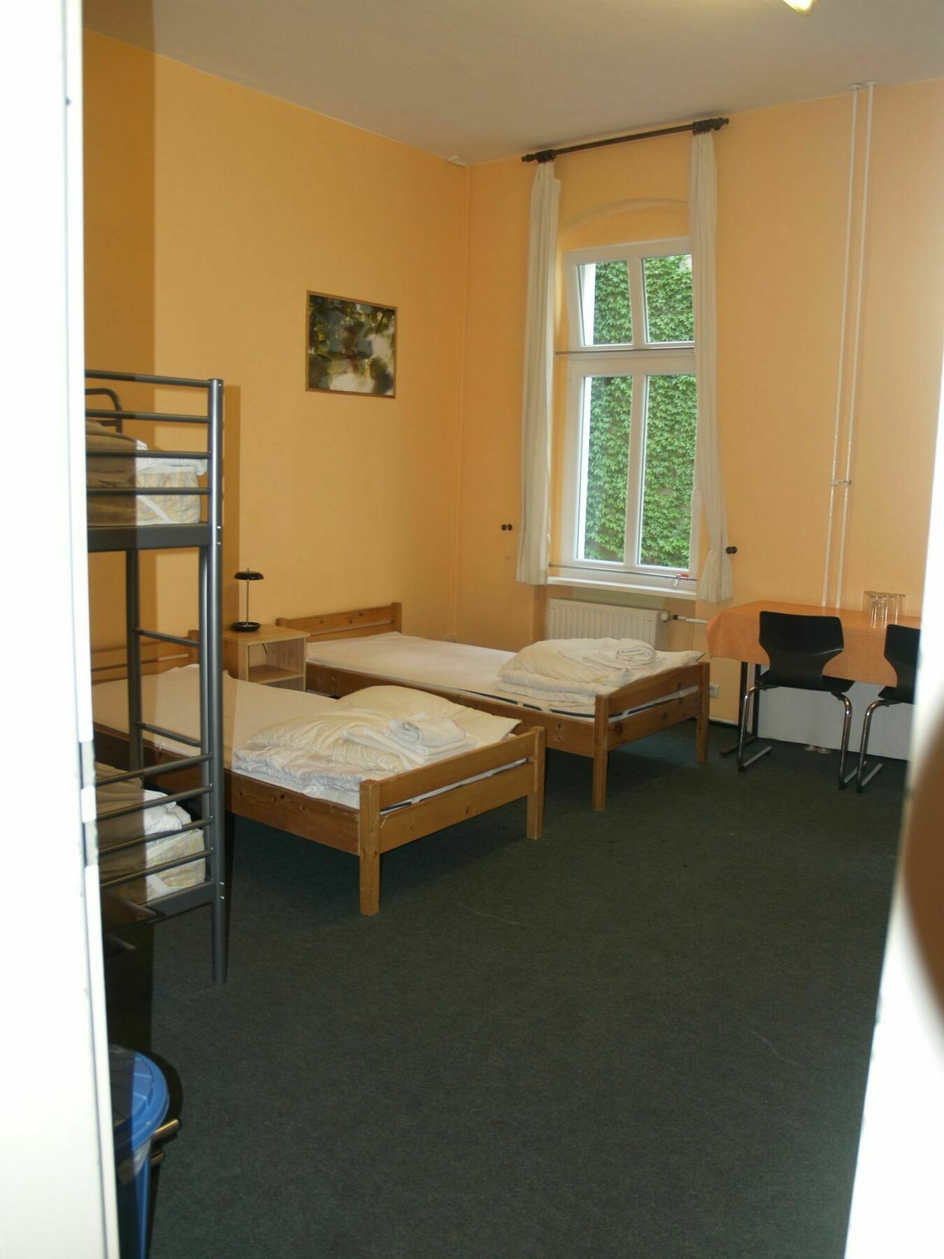 Hostel Happy Go Lucky + *