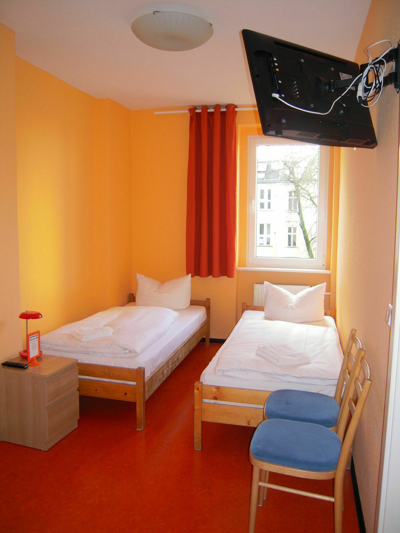 Hostel Happy Go Lucky + *