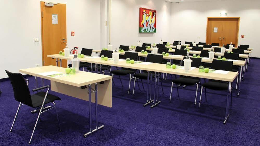 Holiday City Center East Prenzlauer Berg By Ihg Berlin