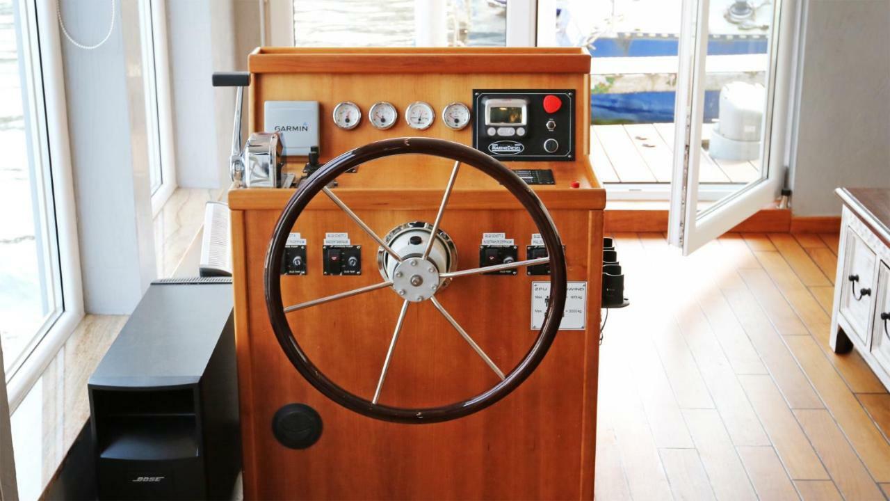 Botel Hausboot Deluxe