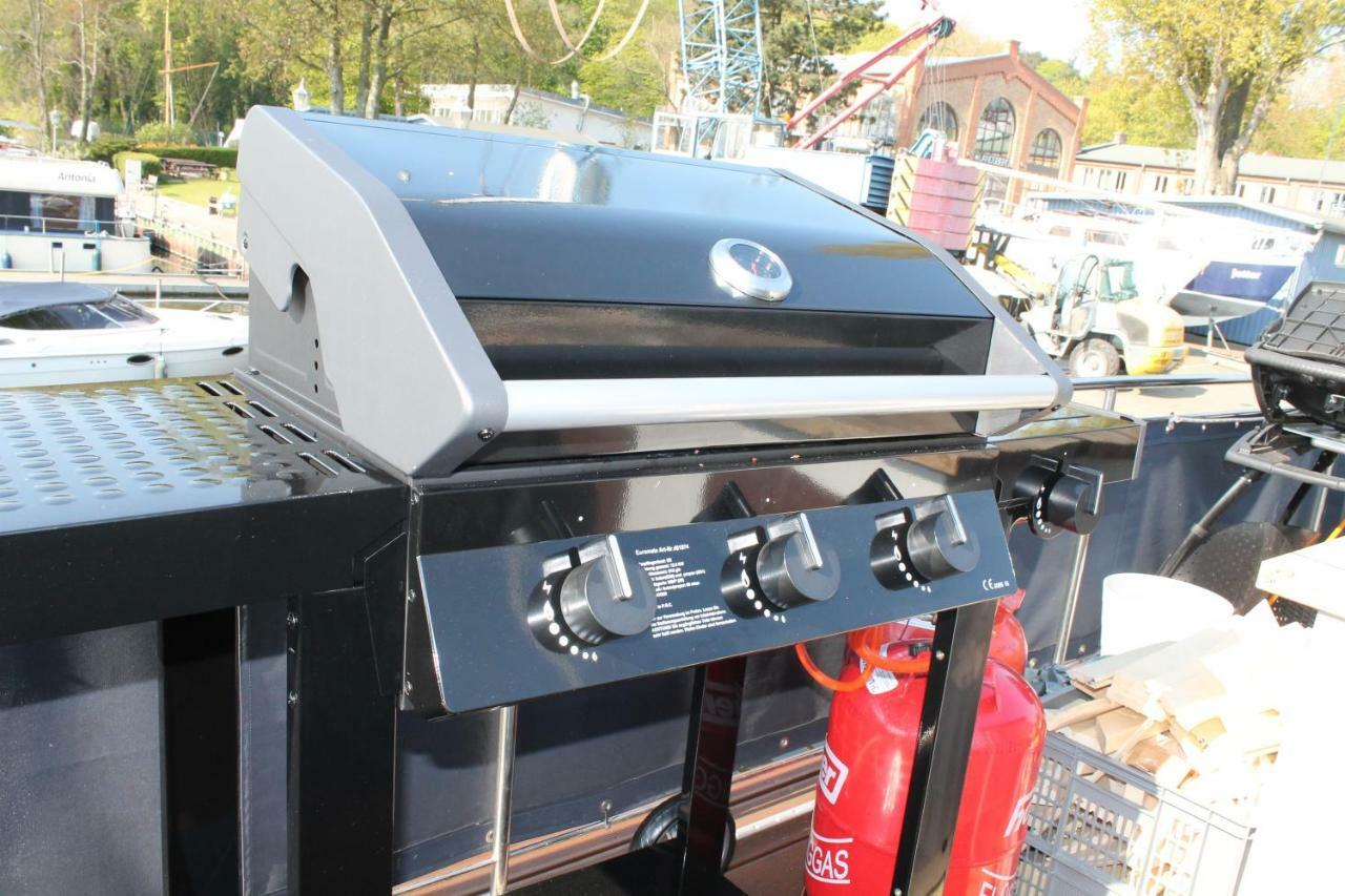 Botel Hausboot Deluxe