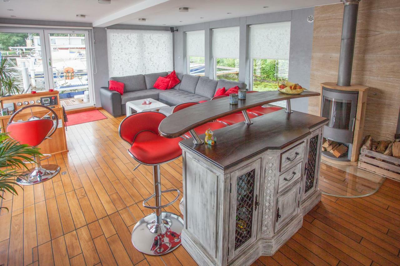 Hausboot Deluxe Botel Berlim