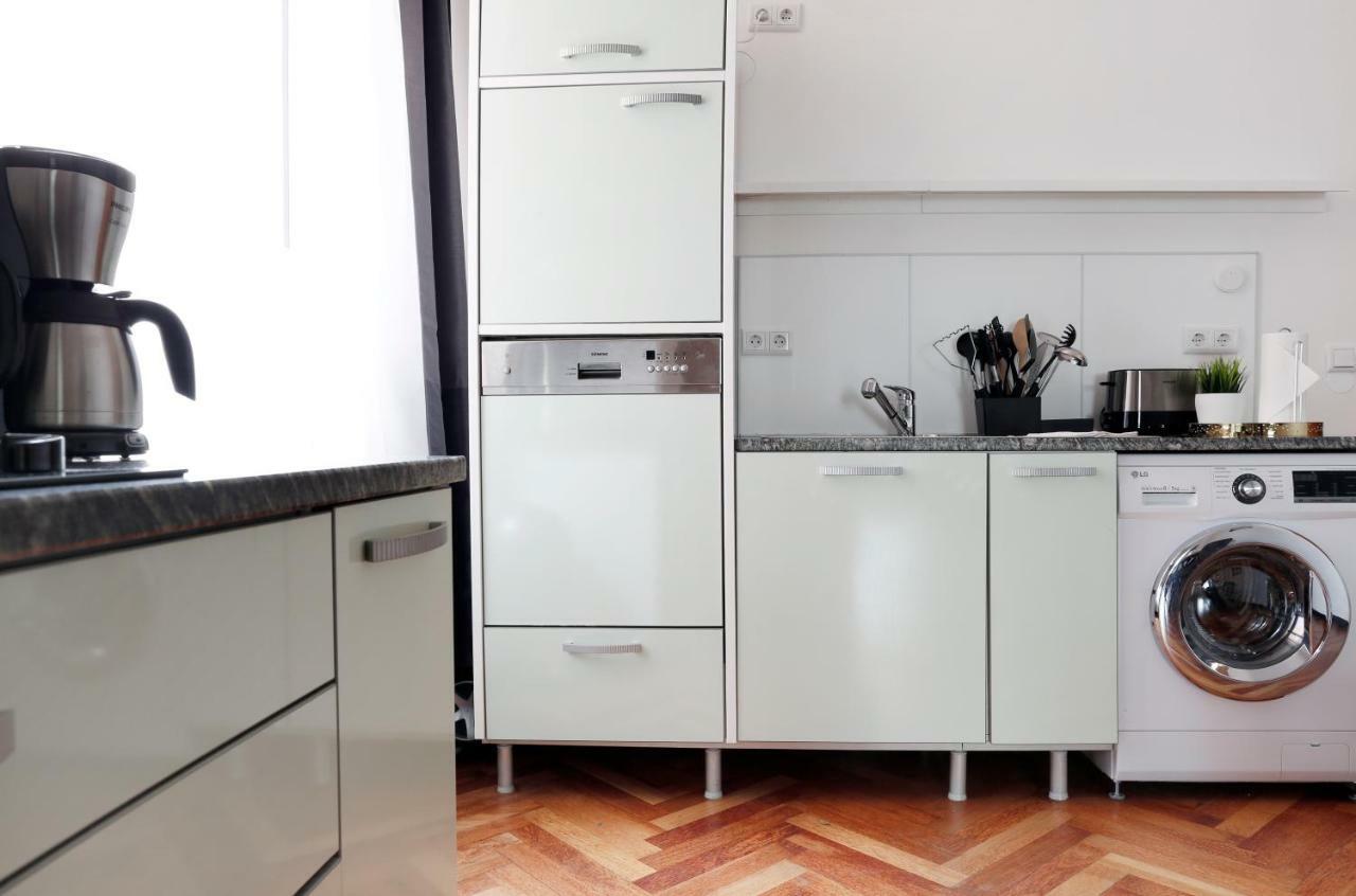 Katz By Rockchair L Superhost Status L 3 Bedrooms Boxspringbeds 2 Bathrooms In Center - Cozy Family & Business Flair Welcomes You!