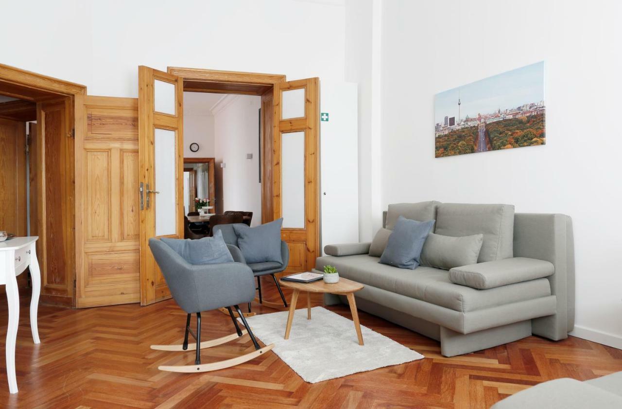 Katz By Rockchair L Superhost Status L 3 Bedrooms Boxspringbeds 2 Bathrooms In Center - Cozy Family & Business Flair Welcomes You! Berlim
