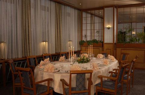 Steglitz International Hotel 4*