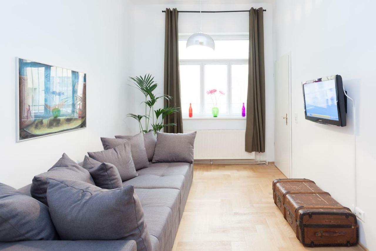 Apartment Labyrinth *