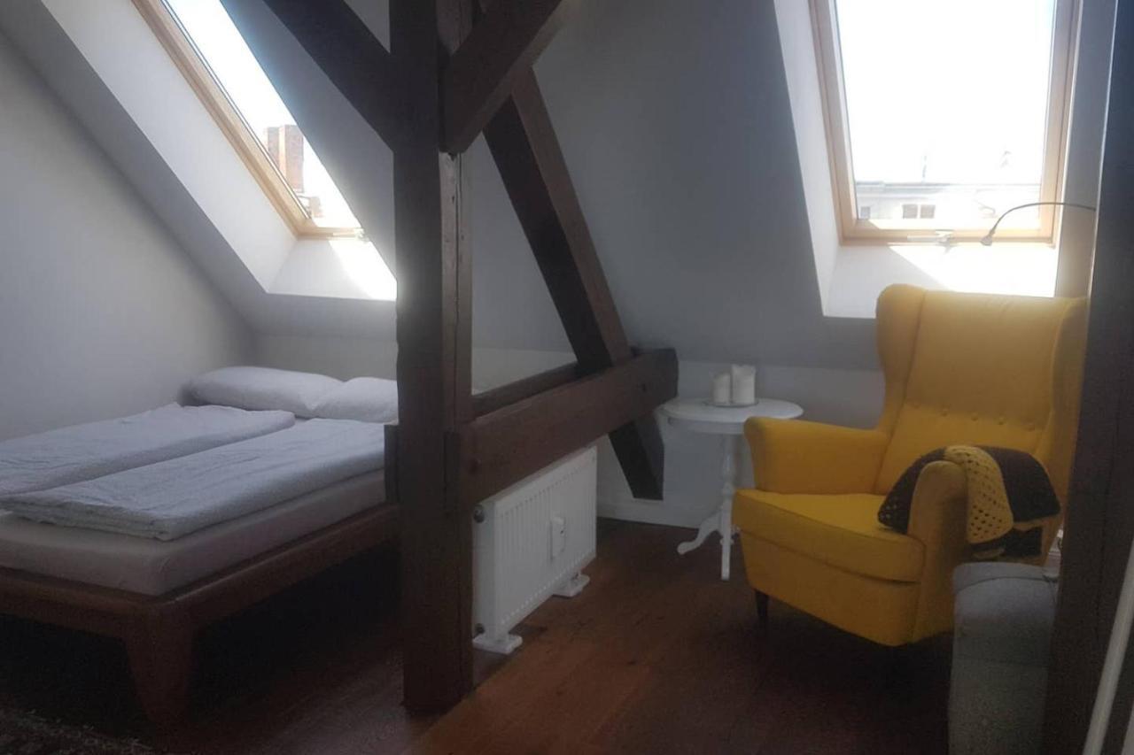 Helle Dachgeschosswohnung Fuer 8 Personen In Zentraler Lage Apartment *