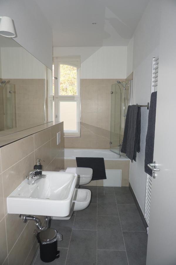 Madflats S-bahn Friedenau Apartment