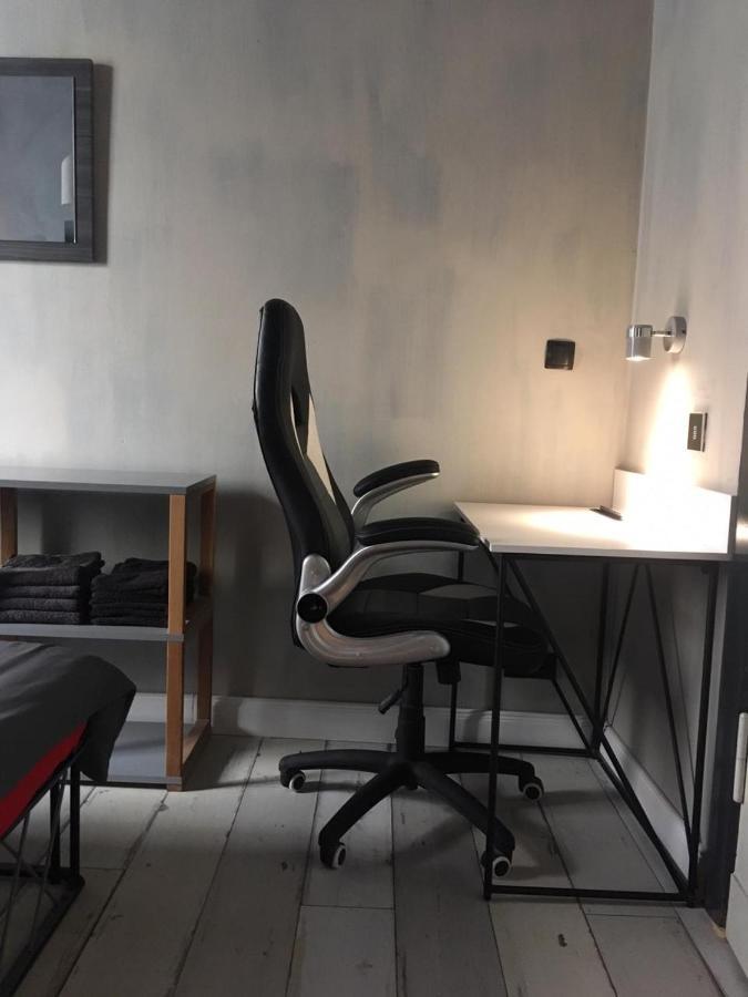 Powerfull In Alexanderplatz Apartment *