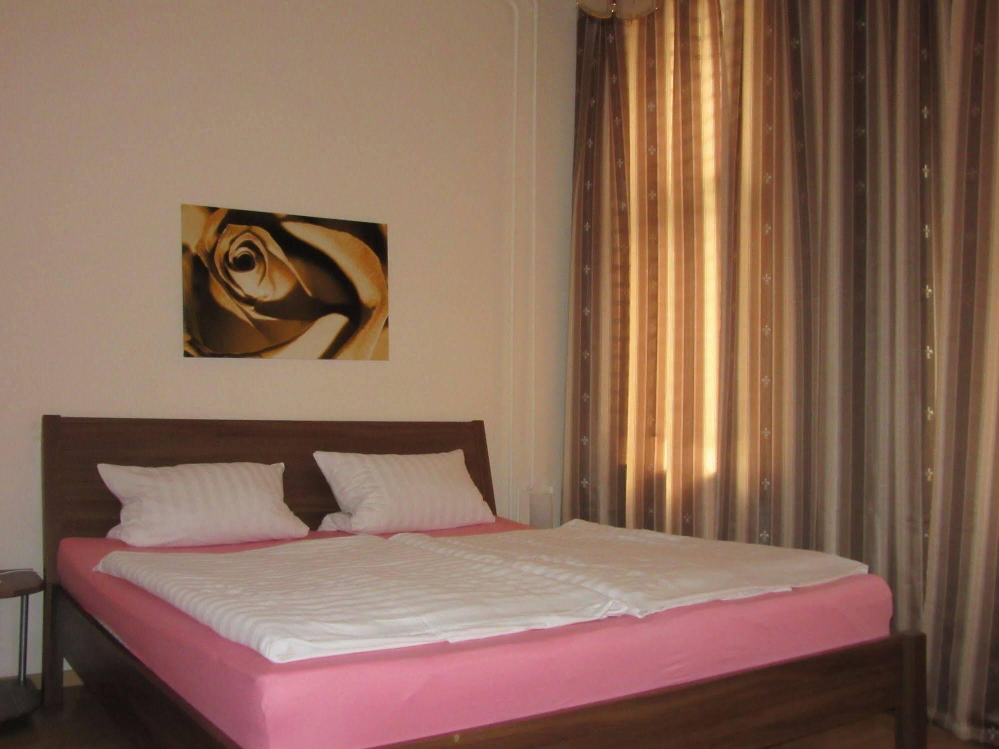 Hotel-pension Charlottenburg Guest house