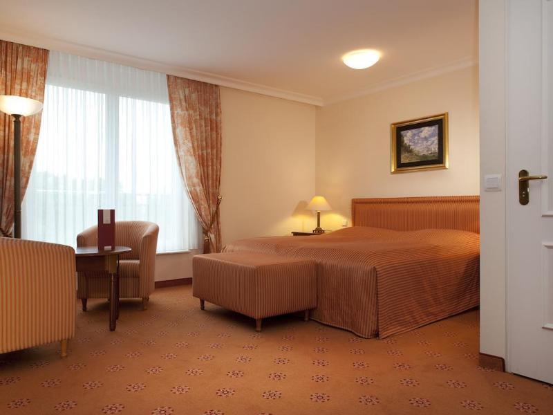 Hotel Victor's Residenz-hotel Mitte 4*