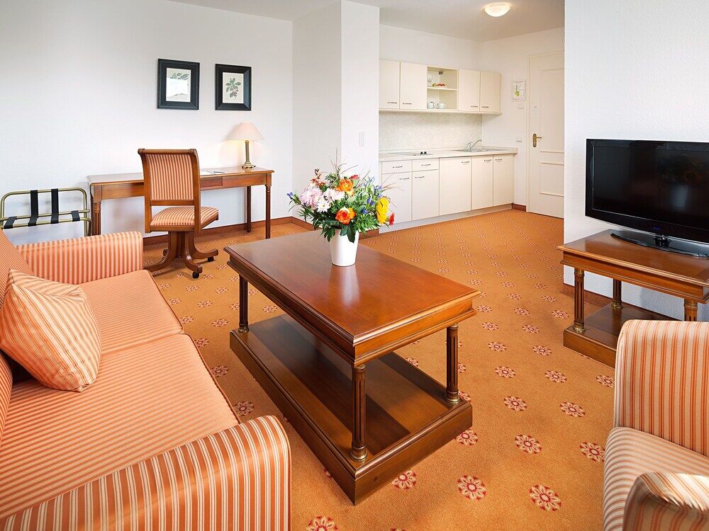 Hotel Victor's Residenz-hotel Mitte 4*