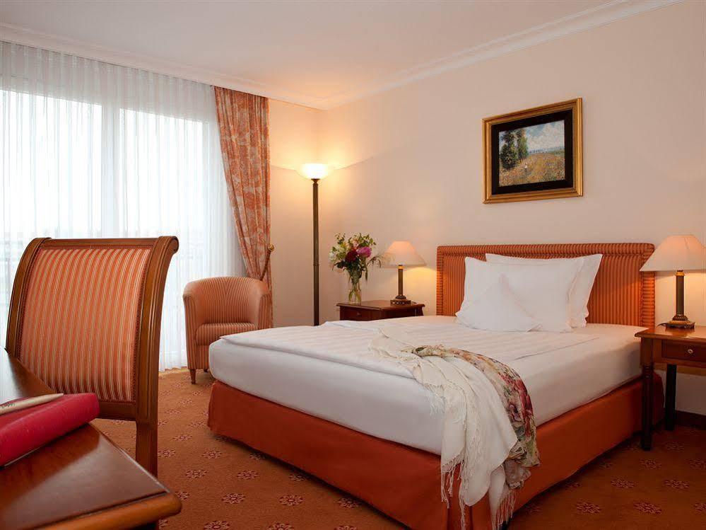 Hotel Victor's Residenz-hotel Mitte 4*