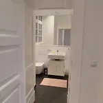 Quiet Room With Private Bathroom In A Local Home