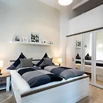 The Goethe Loft, 2 Bedroom Up To 5 People