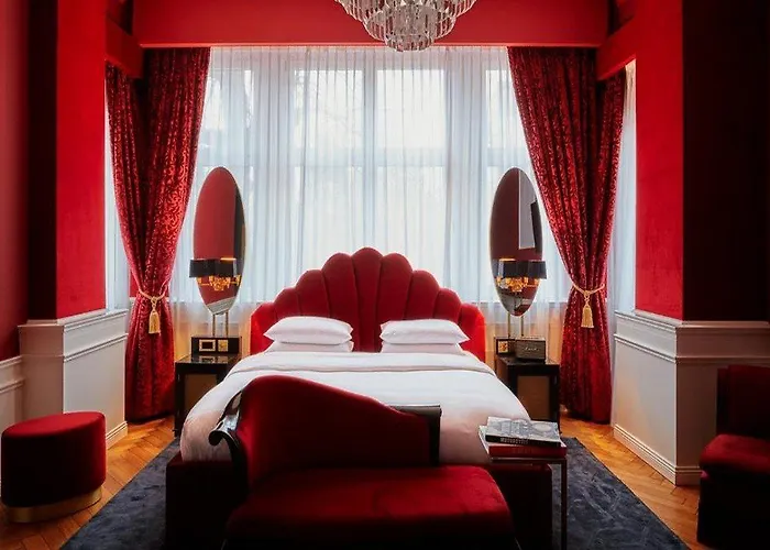 Provocateur Berlin, Part Of Sircle Collection