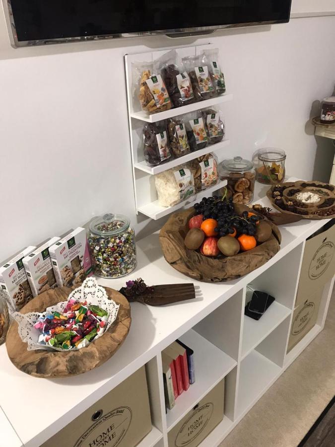 New Mitte Free Snack Hot Tea And Coffee * Berlim
