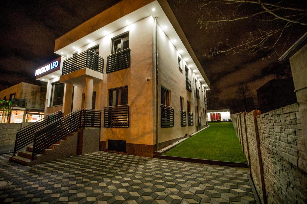 Guest house Leo *