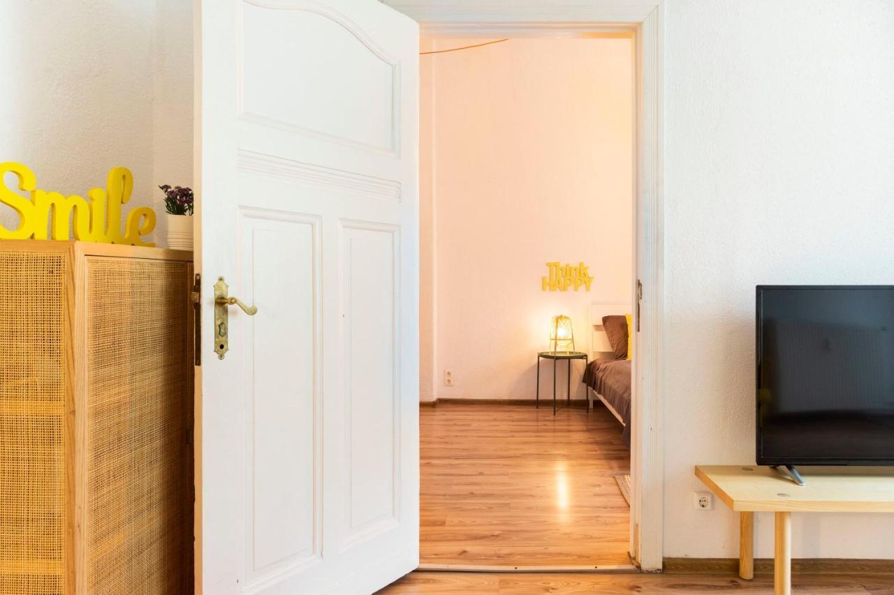 Bright 2 Bedroom In Convinient Location Berlin