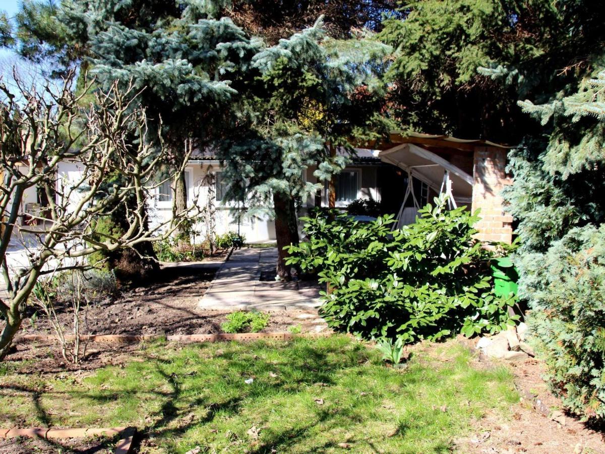 Gartenidyll In *