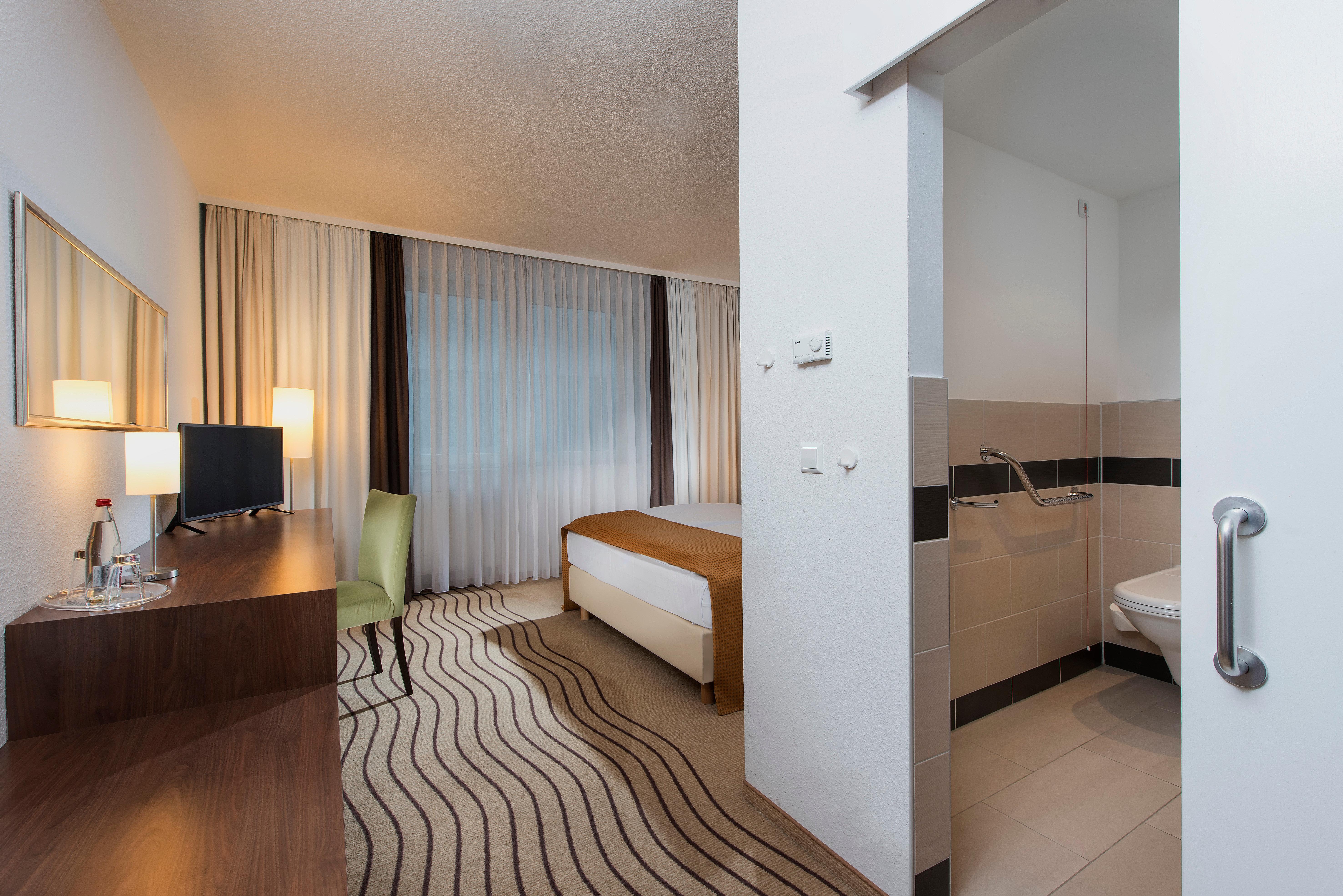 Hotel City-east Landsberger Allee, An Ihg Berlin