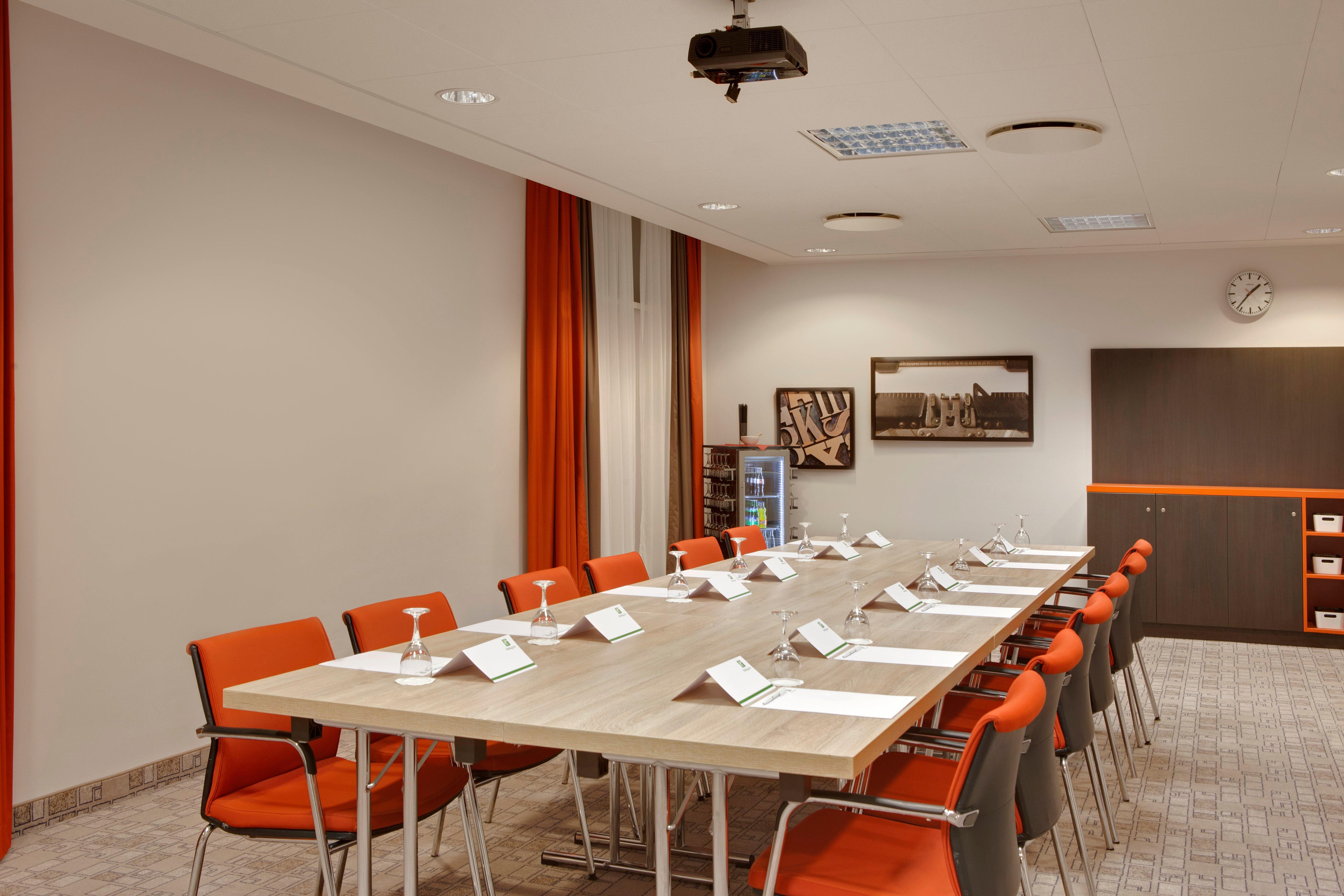Hotel East Side By Ihg 4*
