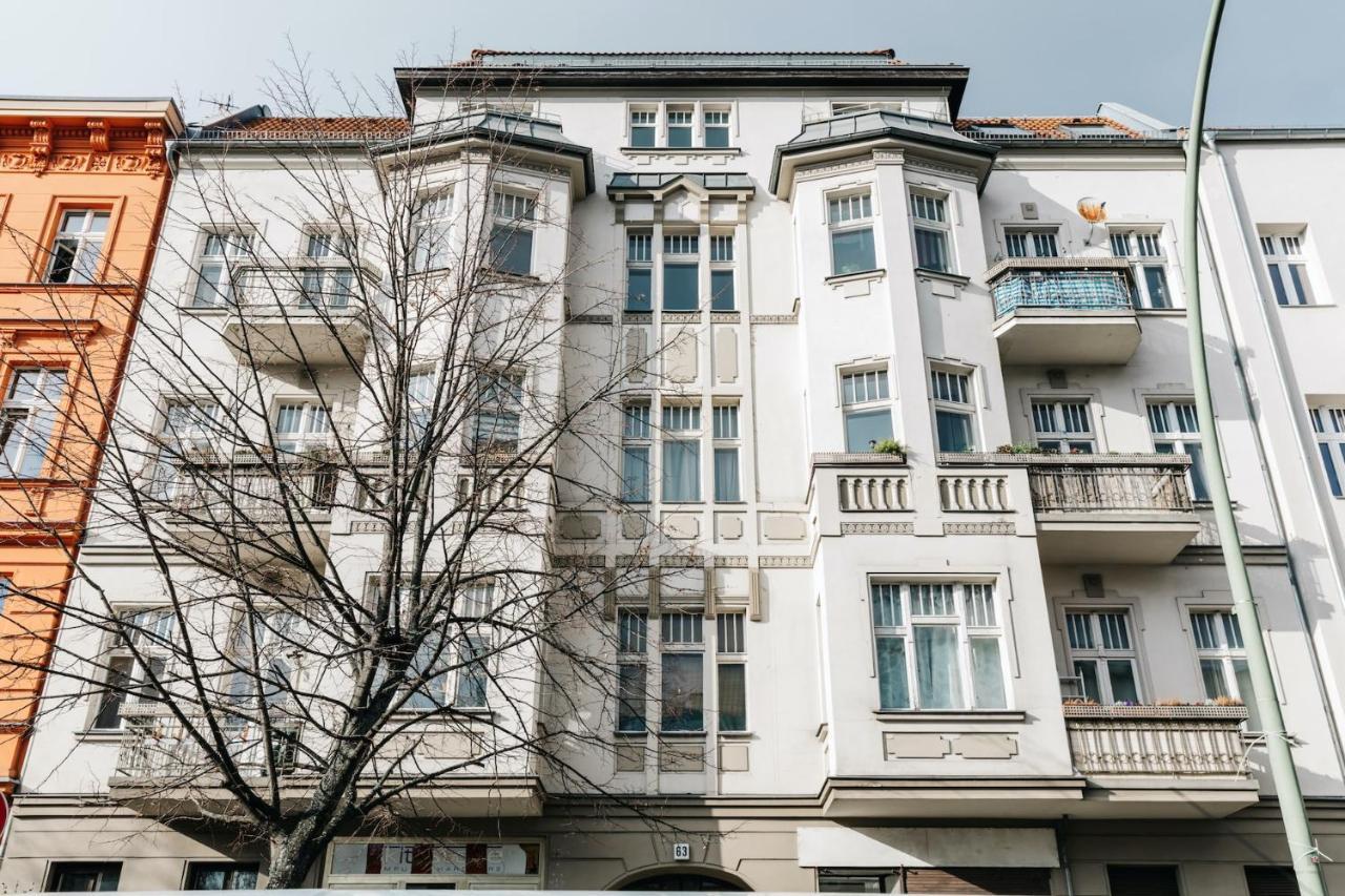 Apartment Bright 2 Bedroom In Convinient Location *