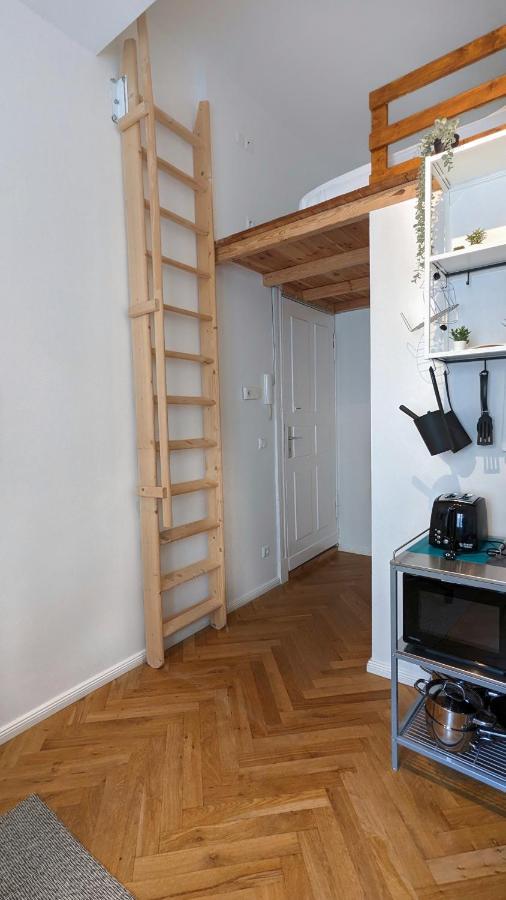 Apartment Central, Cozy, Designed 1-br At Akazienkiez *