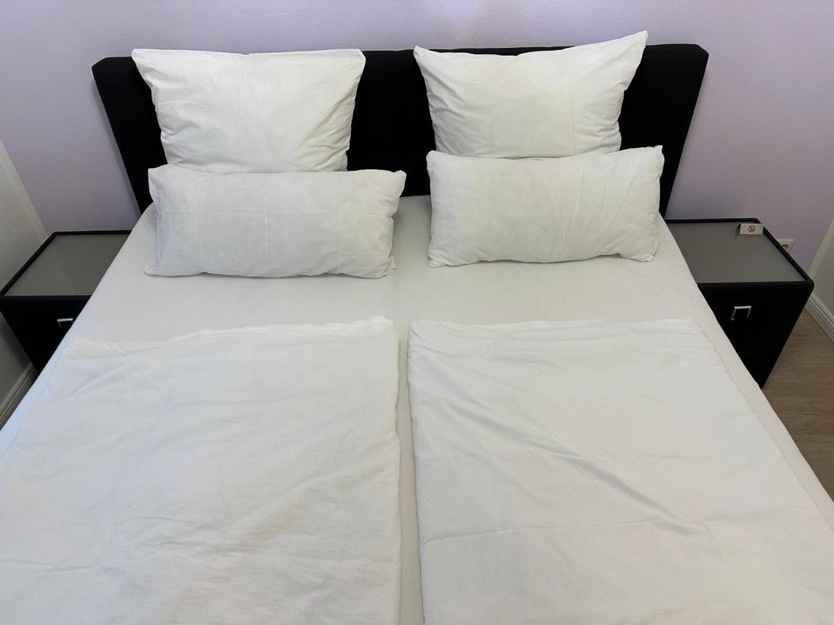Traumhafte Haushaelfte Mit Kamin, Garten & Whirlpool Apartment *