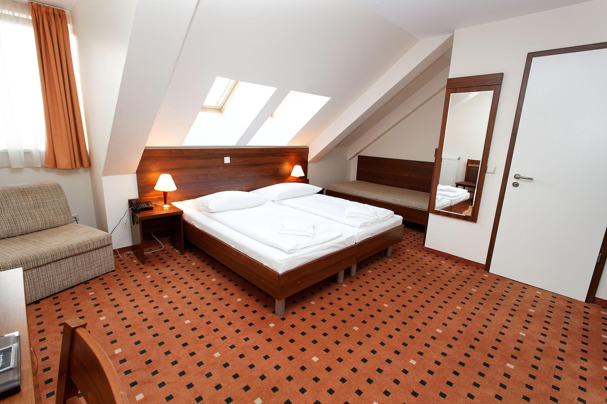 Europa City 3*
