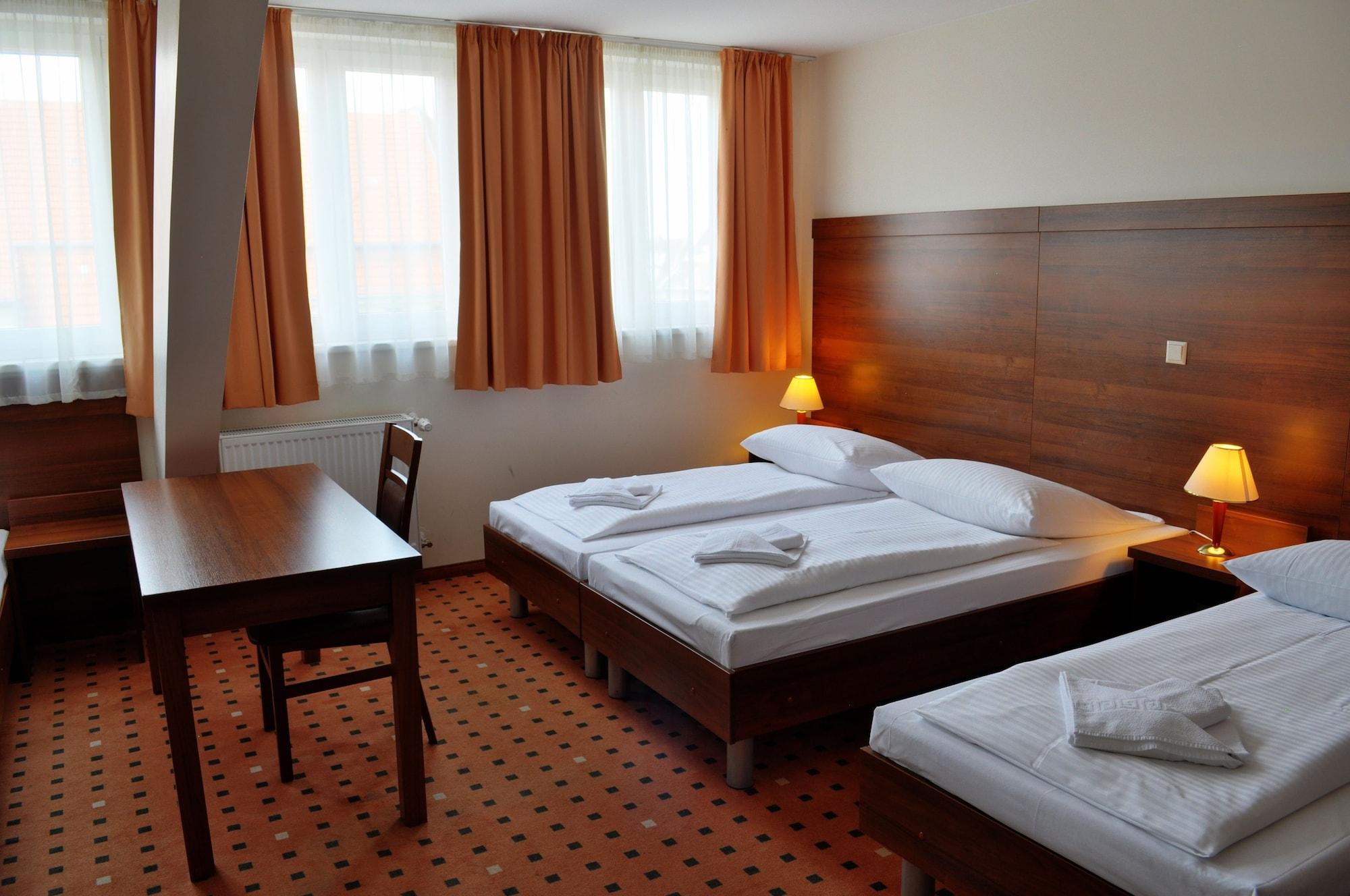 Europa City Hotel 3*