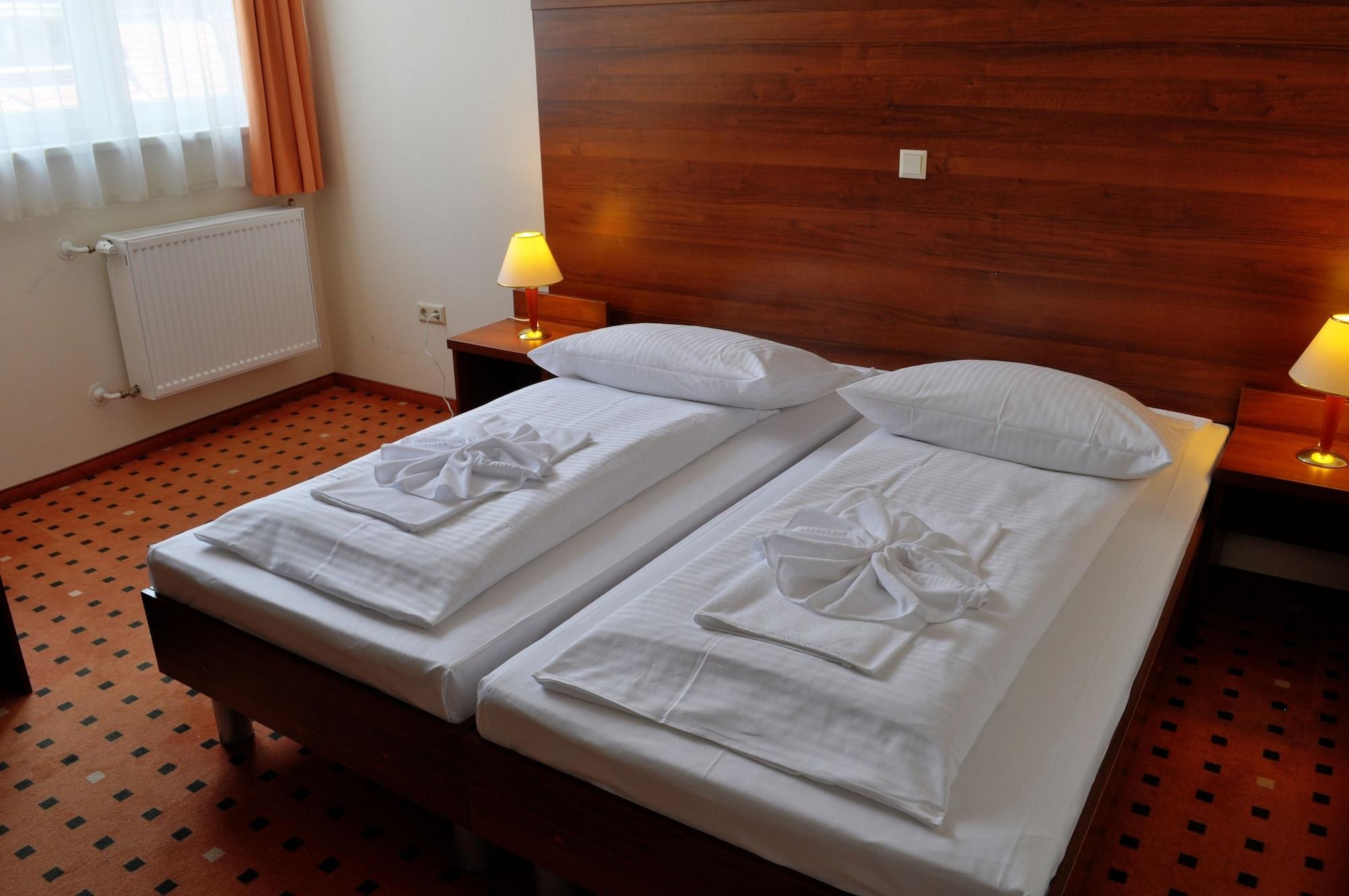 Hotel Europa City 3*