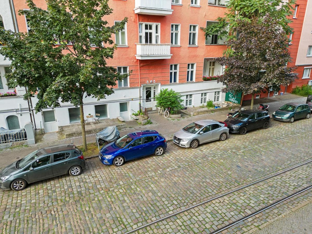 2 Apartments, 4 Betten, Vollmoebliert,zentrale Lage Am S-bahnhof * Berlim