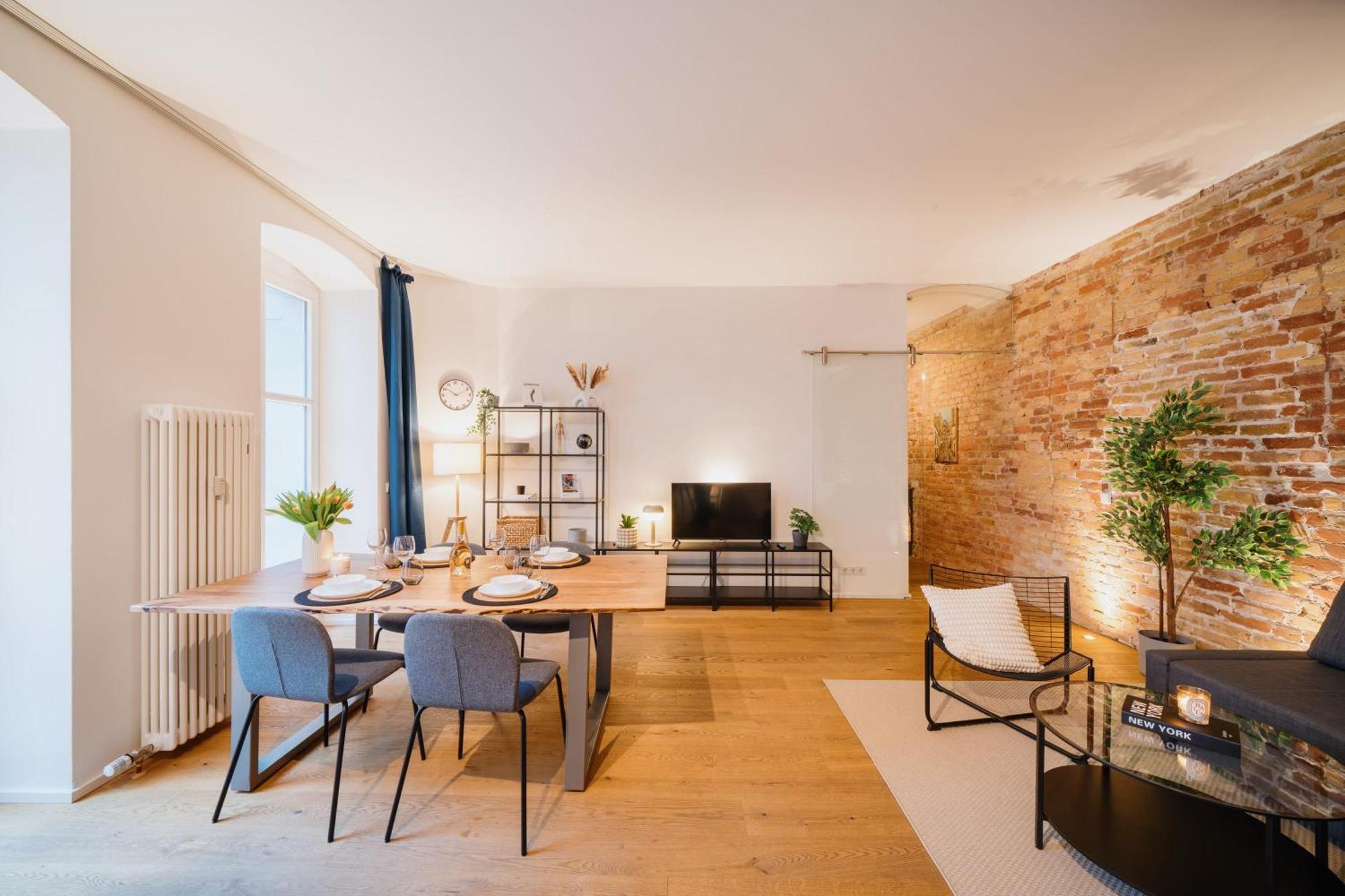 Homely - Super Modern, Center, Rosenthalerplatz * Berlim