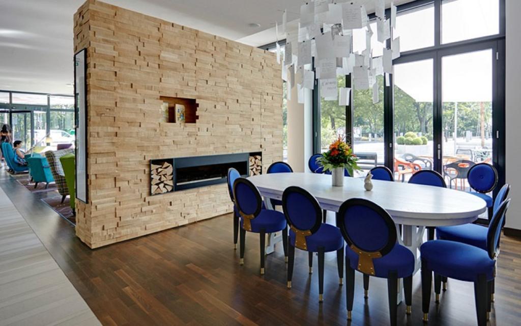 Grimm's Potsdamer Platz Hotel *