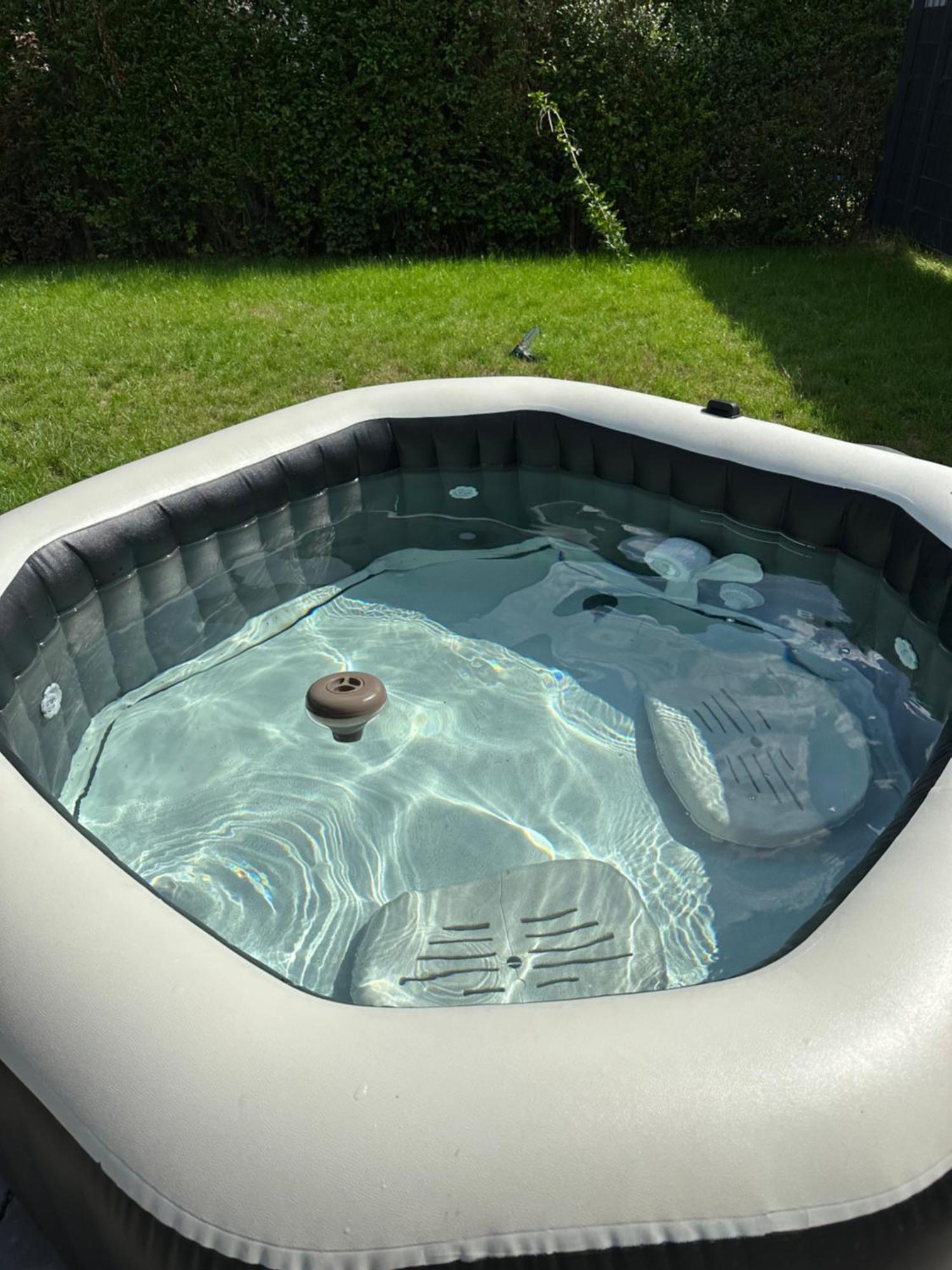 Traumhafte Haushaelfte Mit Kamin, Garten & Whirlpool *