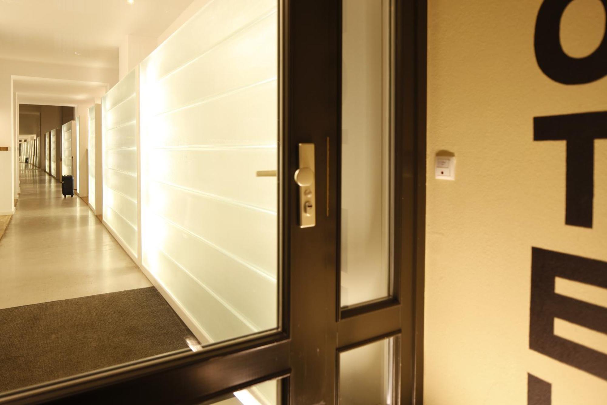 Hotel 38