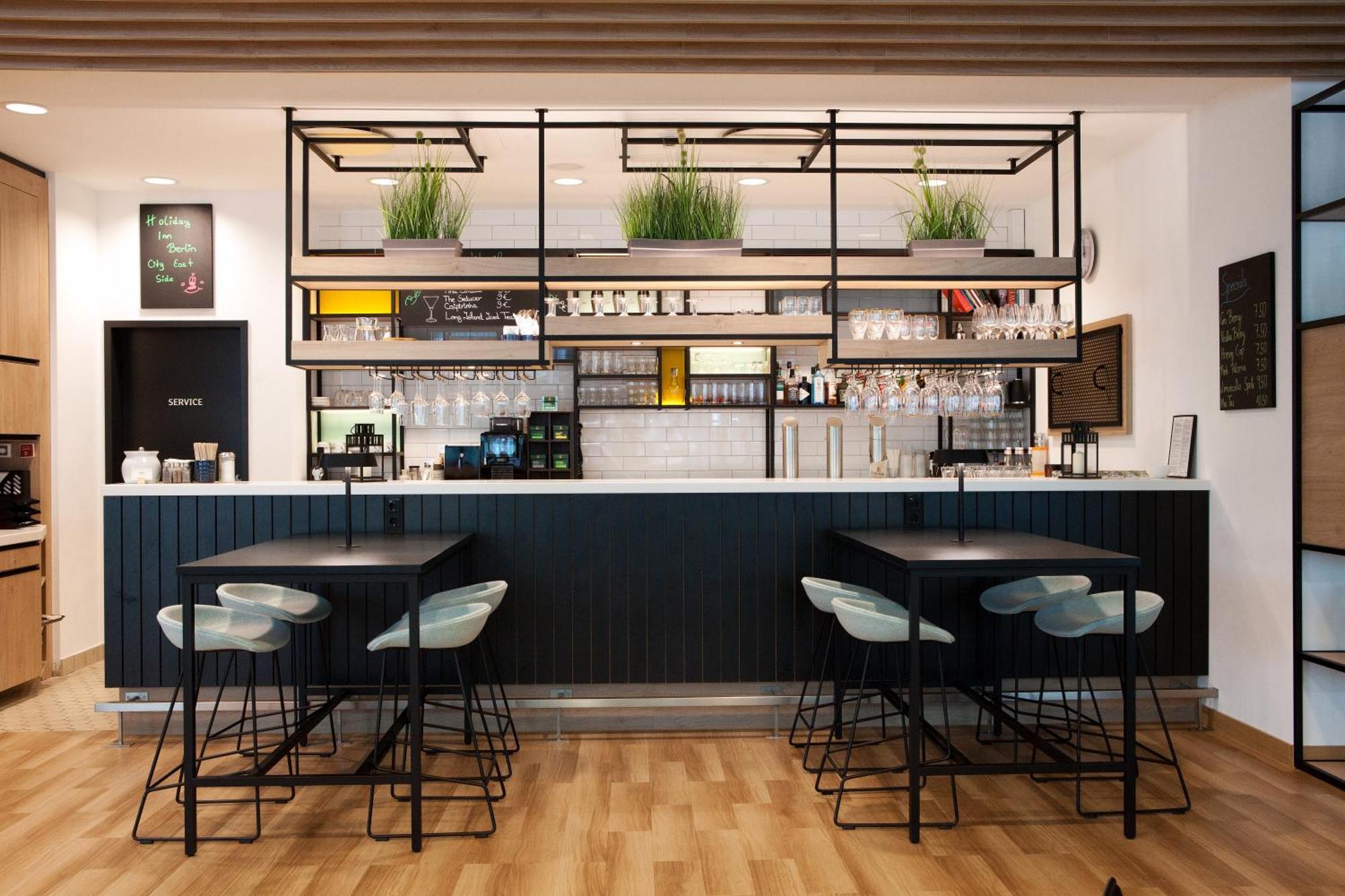 Hotel East Side By Ihg 4*