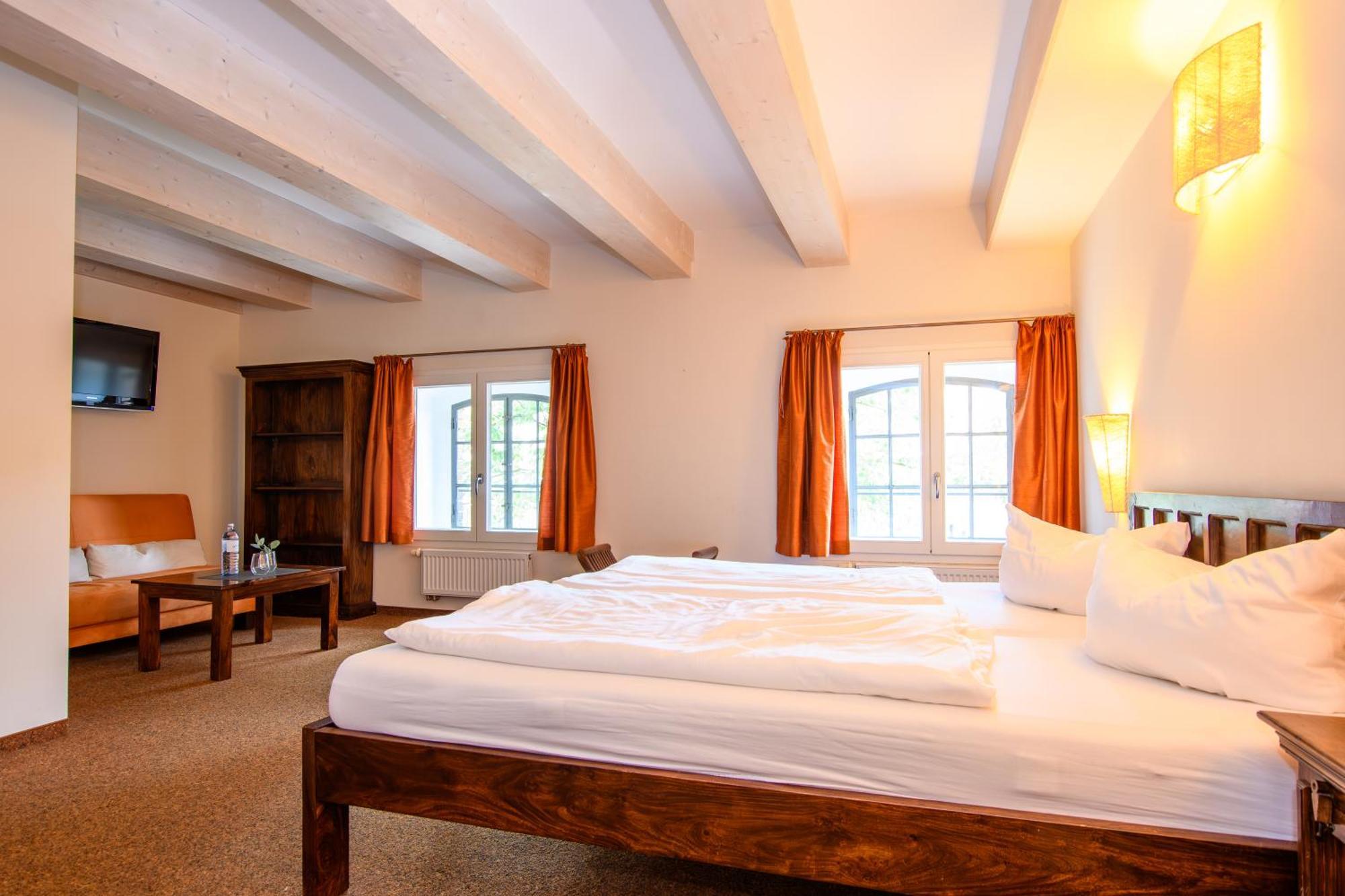 Stadtgut Hotel 3*