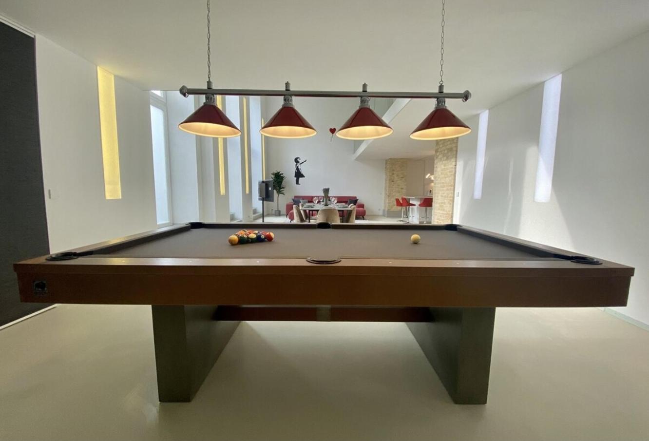 Loft With Pool Table, Kitchen Island & Gallery Apartamento *