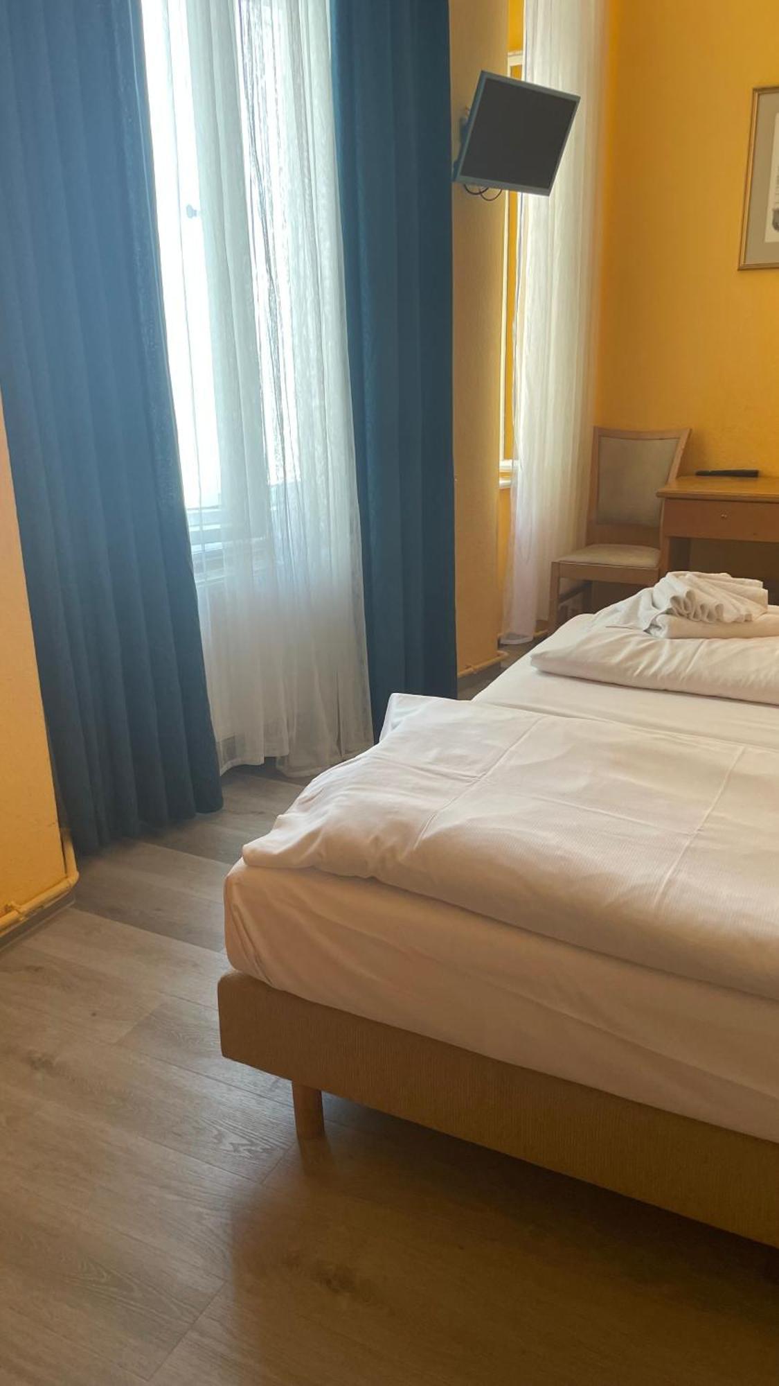 Spreewitz Am Kurfuerstendamm 3*