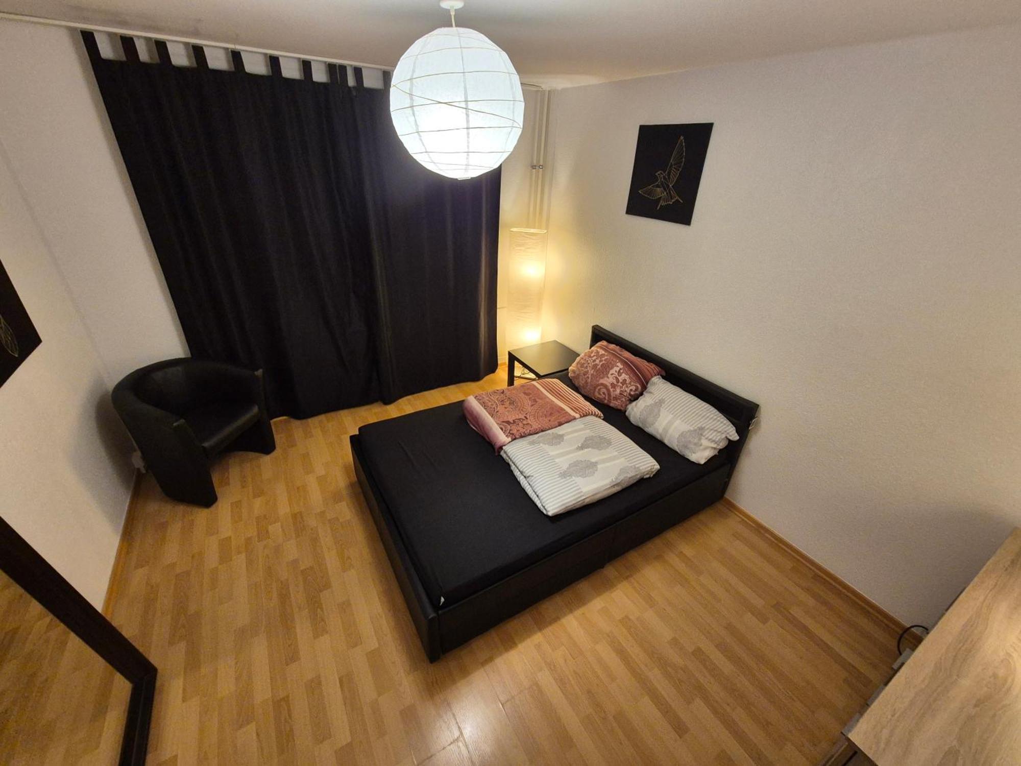 Schoene 3 Schlafzimmer Mit 4 Dopplbetten * Berlin