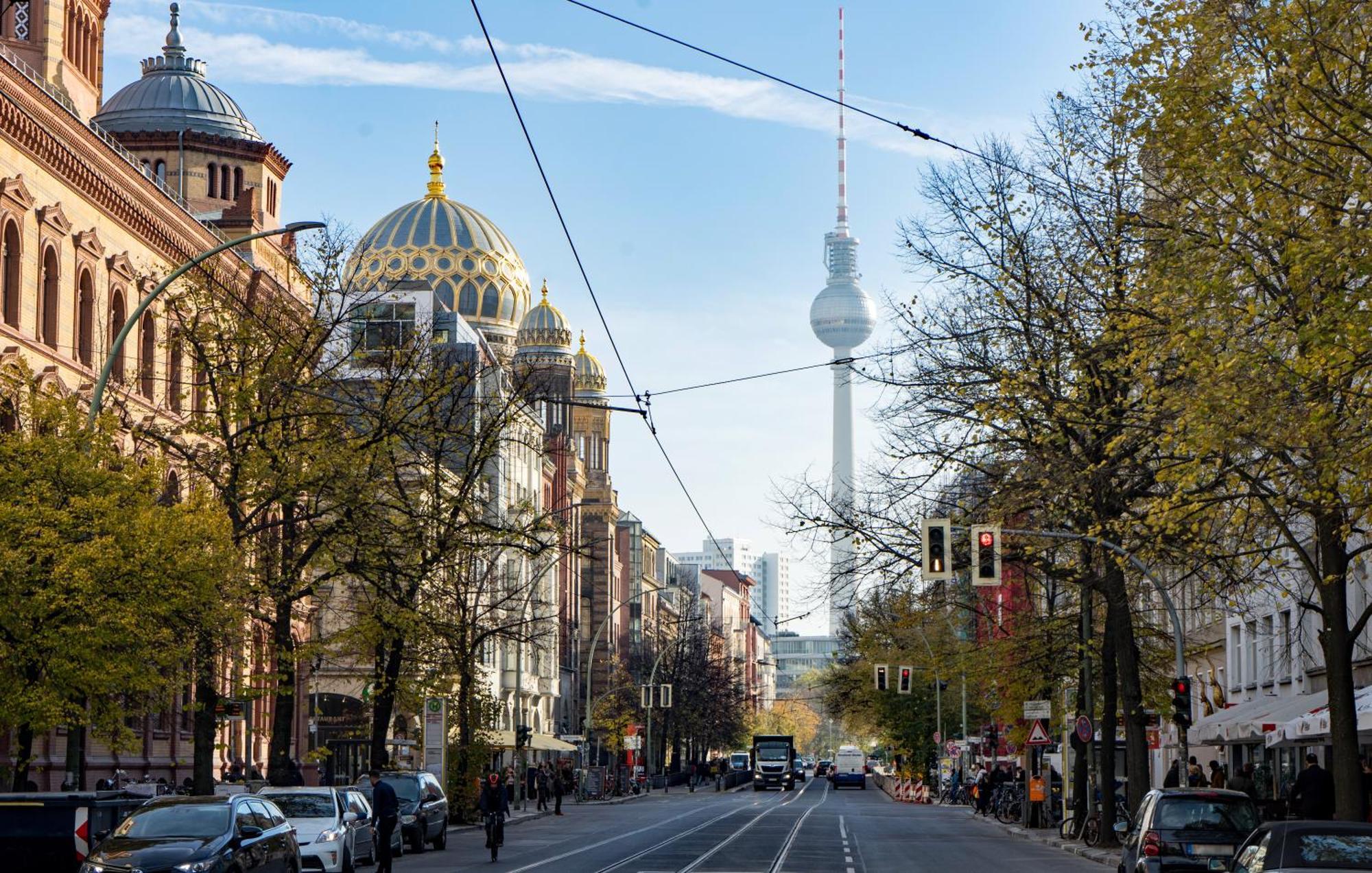 Homely - Super Modern, Center, Rosenthalerplatz * Berlim