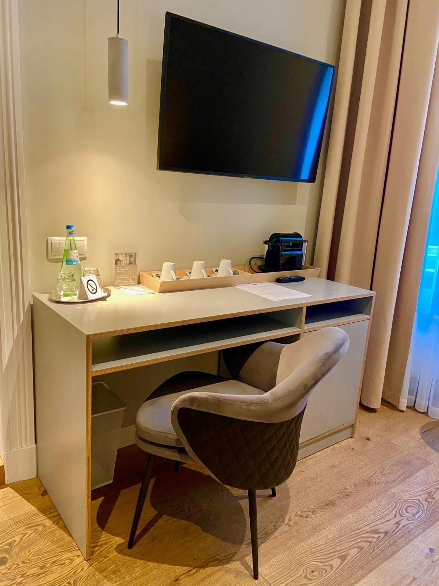 38 Hotel 3*