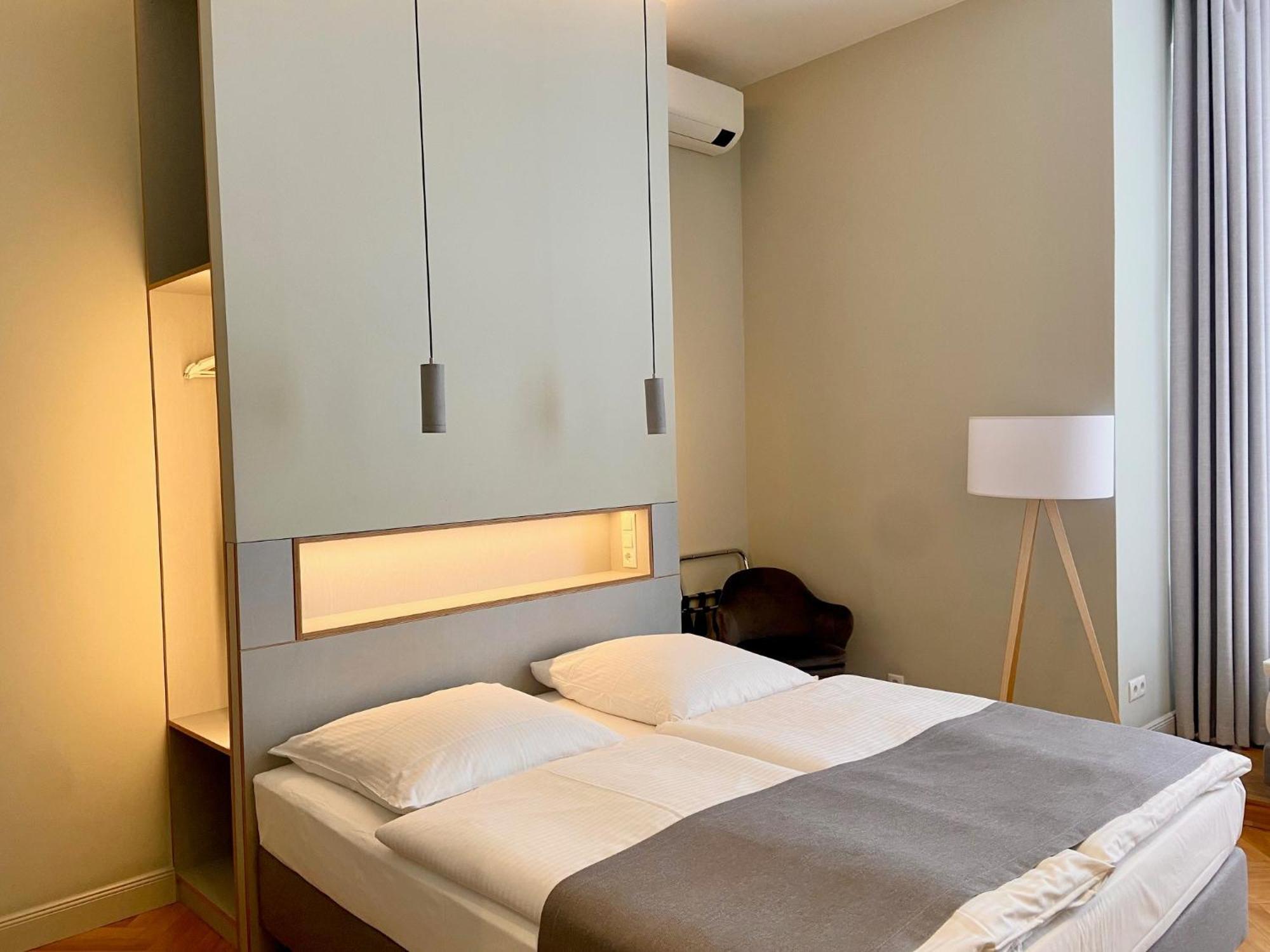 38 Hotel 3*