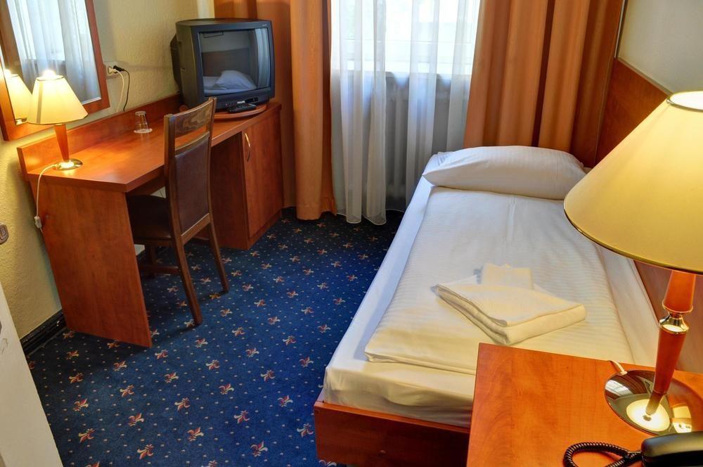 Hotel Europa City 3*