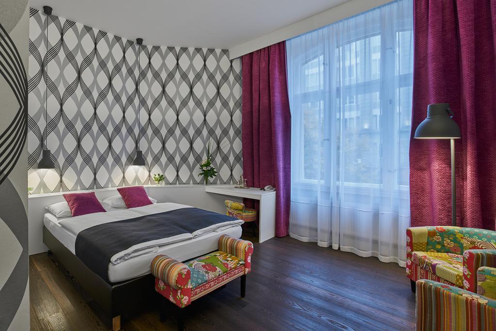 Hotel 38